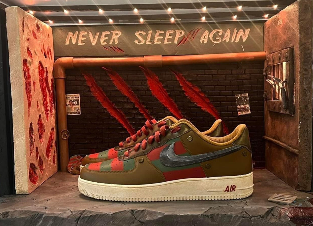 Bloony Floats Elm Street Display W/ Shoes #0029